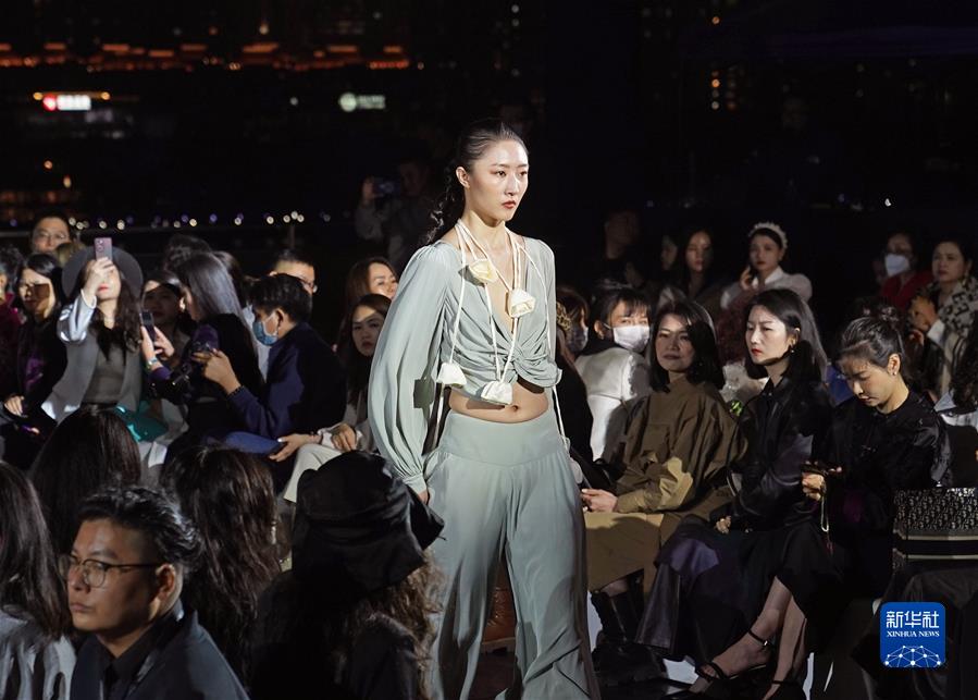 （經(jīng)濟）（2）第十二屆上海高定周舉行開(kāi)幕秀