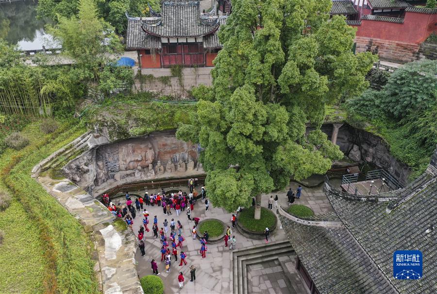 （經(jīng)濟）（3）世界文化遺產(chǎn)大足石刻景區接待游客量創(chuàng  )同期歷史新高