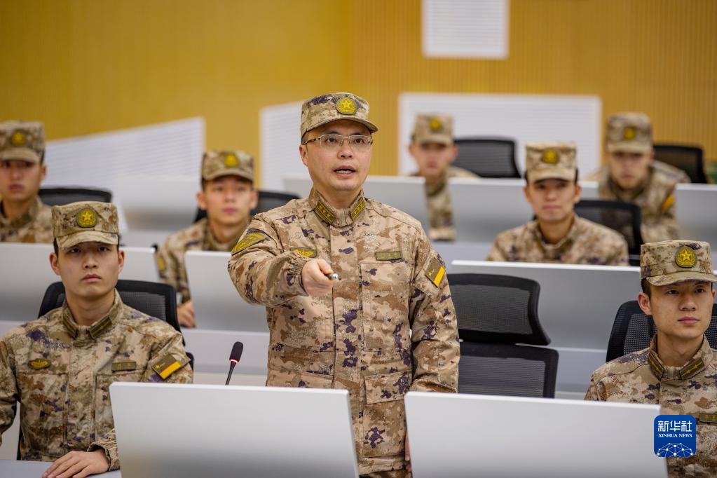 甘當強軍路上的“磨刀石”——記火箭軍某部處長(cháng)丁國林