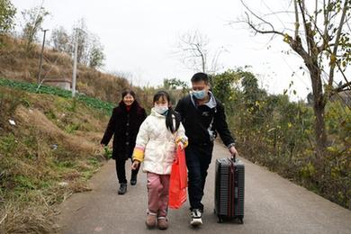 3000里回家路，女兒和媽媽在家等我
