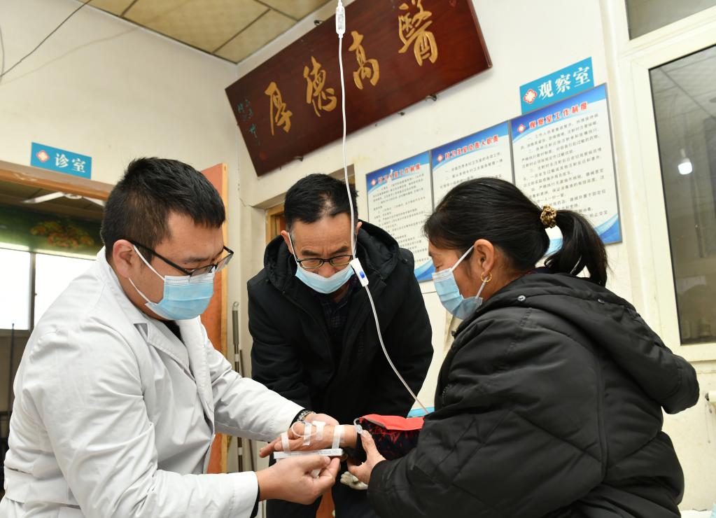 新春走基層丨河北肅寧：“父子村醫”共護一方百姓健康