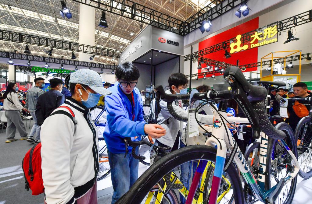抓訂單 拓市場(chǎng) 促消費——中國北方國際自行車(chē)電動(dòng)車(chē)展人氣旺