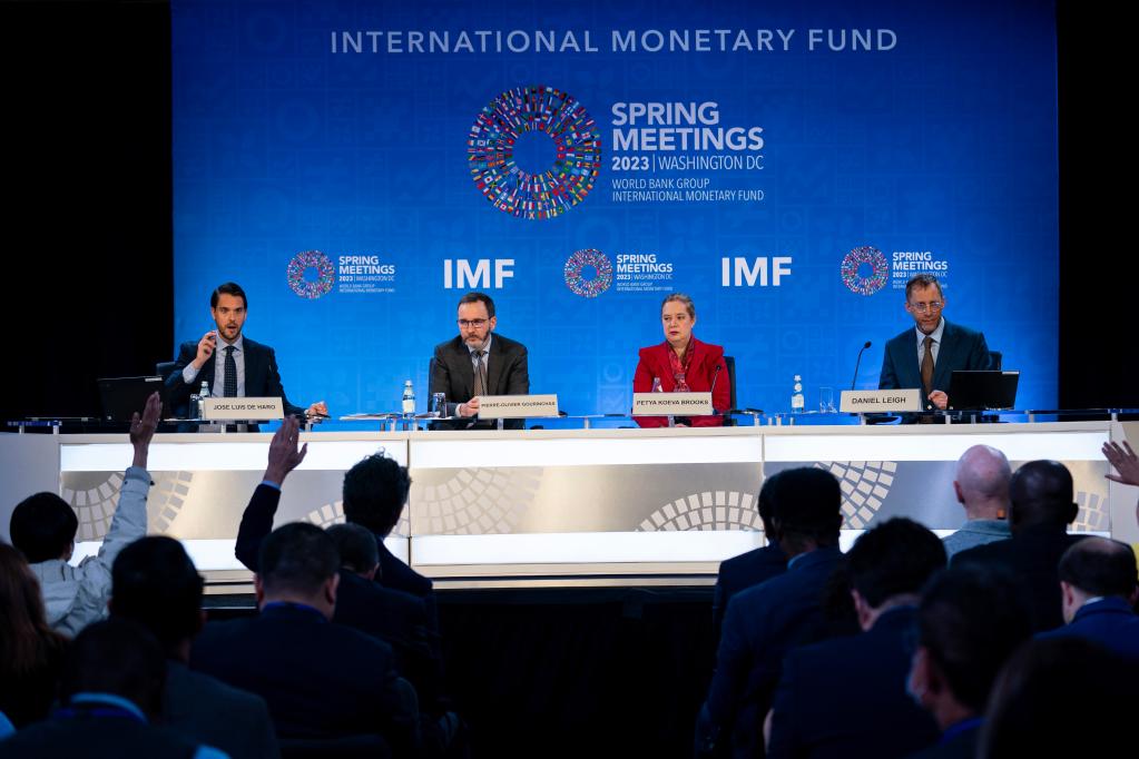 IMF預計今年中國經(jīng)濟增長(cháng)5.2%