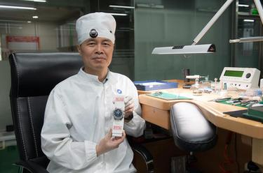 勞動(dòng)者之歌｜鐘表維修技師劉中華：33年，用心與“芯”交流