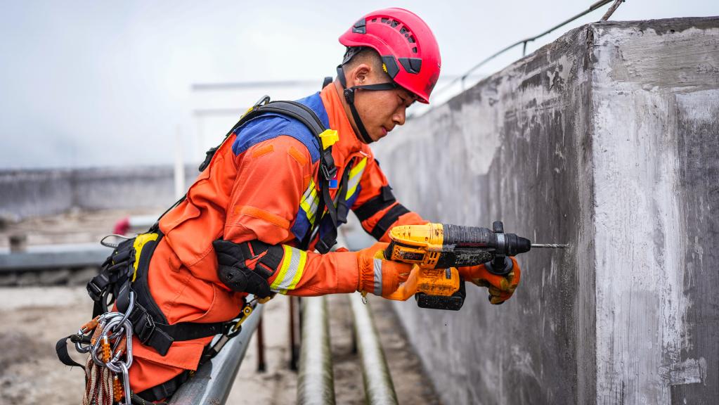 貴州舉行跨區域地震救援實(shí)戰拉動(dòng)演練