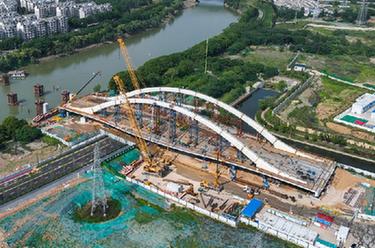 南京梅苑南路跨秦淮新河大橋建設有序推進(jìn)