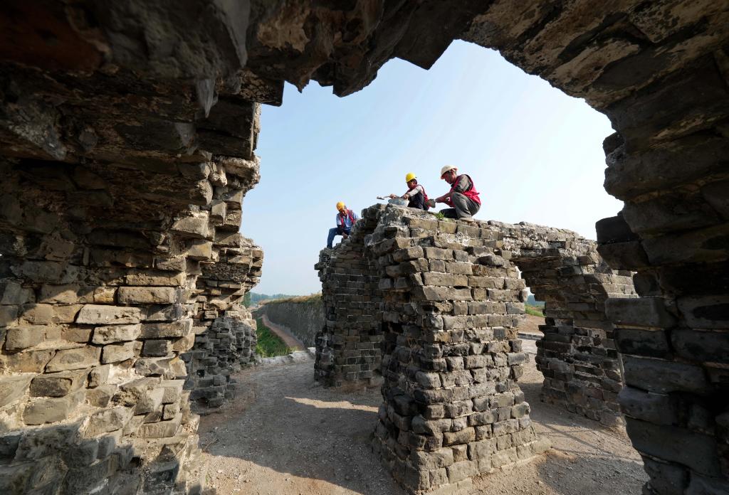 山海關(guān)長(cháng)城：馬道、敵臺修繕忙