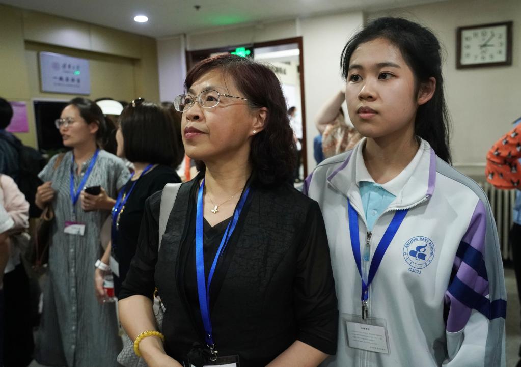 北京：探訪(fǎng)高考評卷現場(chǎng)