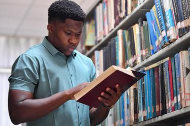 非洲青年何?。何以谥袊鴮W(xué)機械