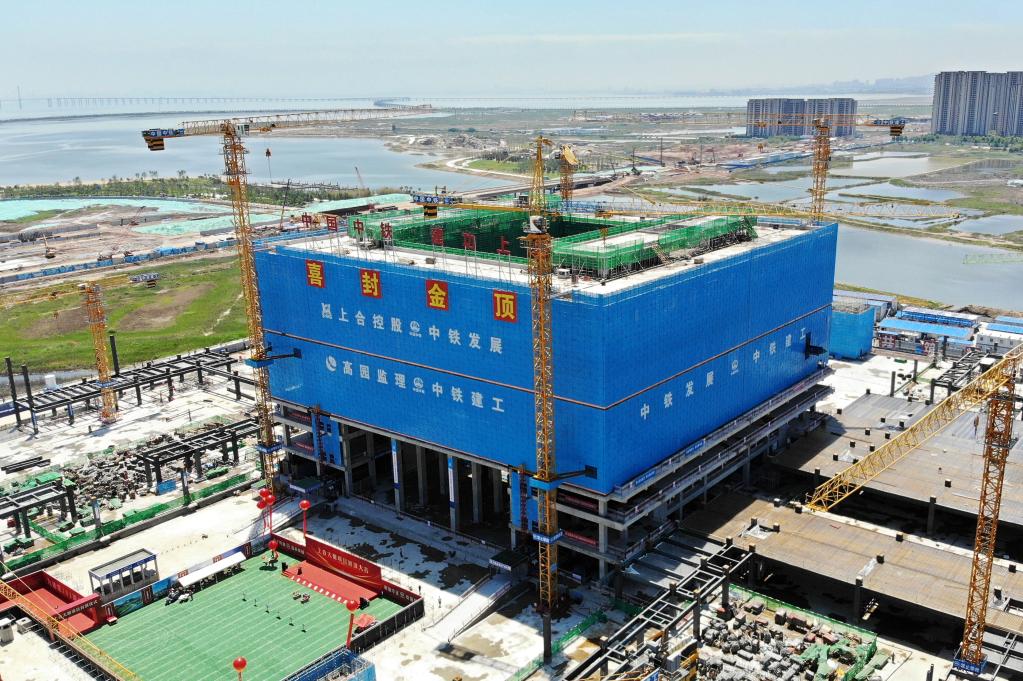 山東青島:上合大廈主體封頂