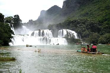 中越德天（板約）瀑布跨境旅游合作區啟動(dòng)試運營(yíng)
