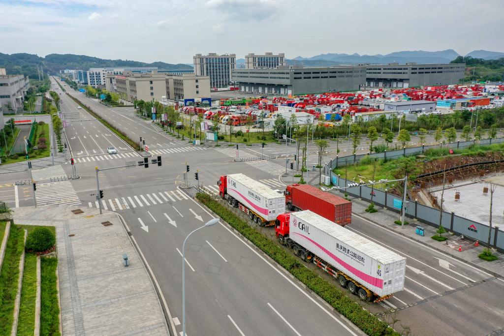 高質(zhì)量發(fā)展調研行丨西部陸海新通道跨境公路班車(chē)發(fā)運車(chē)次同比上升72%