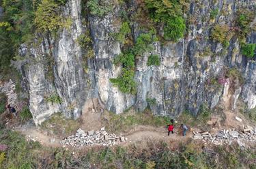 四季中國 | 太行山村筑路人：用石頭與大山對話(huà)