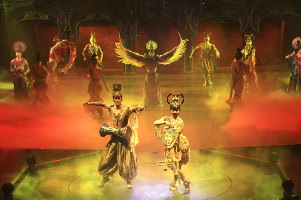 甘肅敦煌：《樂(lè )動(dòng)敦煌》全年常態(tài)化演出