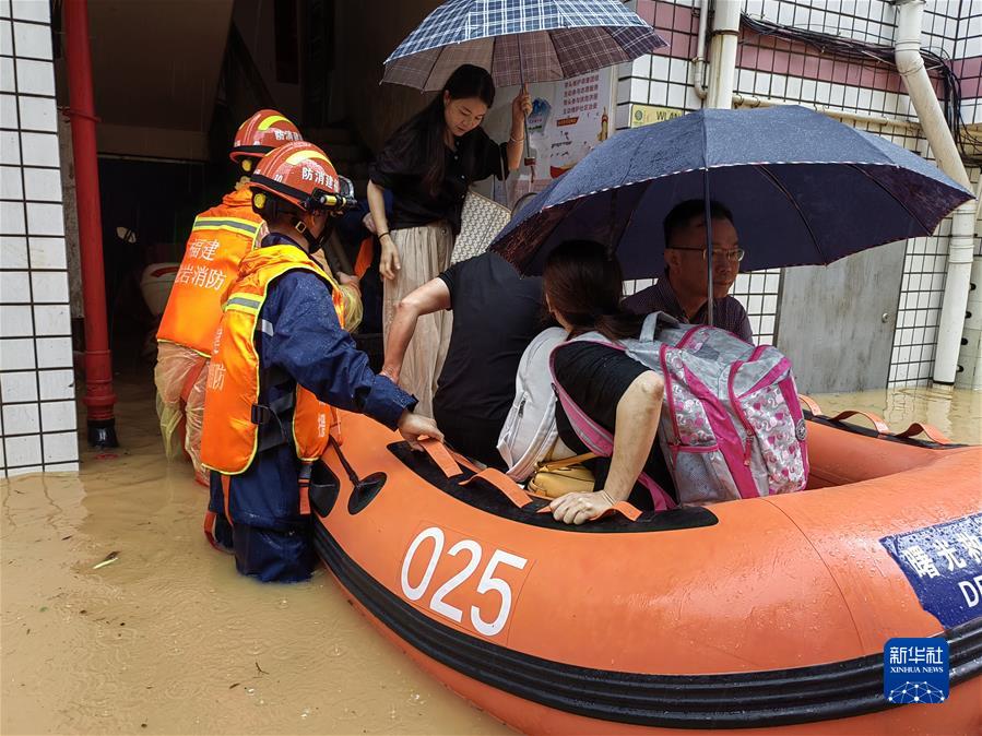 （新華全媒+·圖文互動(dòng)）（1）南方強降雨致超警洪水 多地提升應急響應