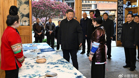 習近平：民族的特色，很古樸也很時(shí)尚