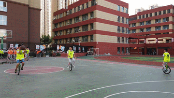這所小學(xué)的“獨輪車(chē)+”課程，是孩子的健康快樂(lè )源泉
