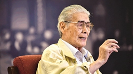 追記“七一勛章”獲得者藍天野：大地是沉郁的，“戲要落在地上”