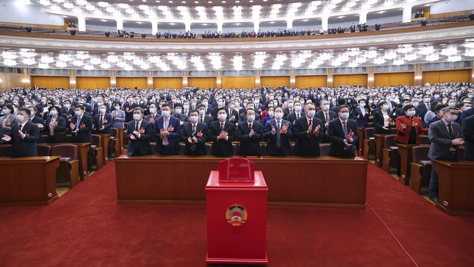 全國政協(xié)十四屆一次會(huì )議舉行第三次全體會(huì )議