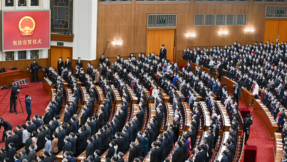 十四屆全國人大一次會(huì )議舉行第五次全體會(huì )議